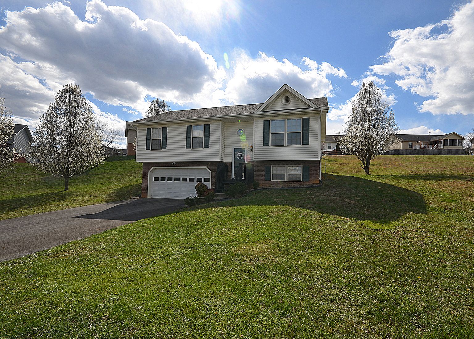 1121 Meadow Creek Ln, Jonesborough, TN 37659 Zillow