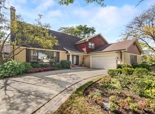 920 Suffield Ter, Northbrook, IL 60062