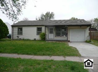 2127 S Vine St, Wichita, KS 67213