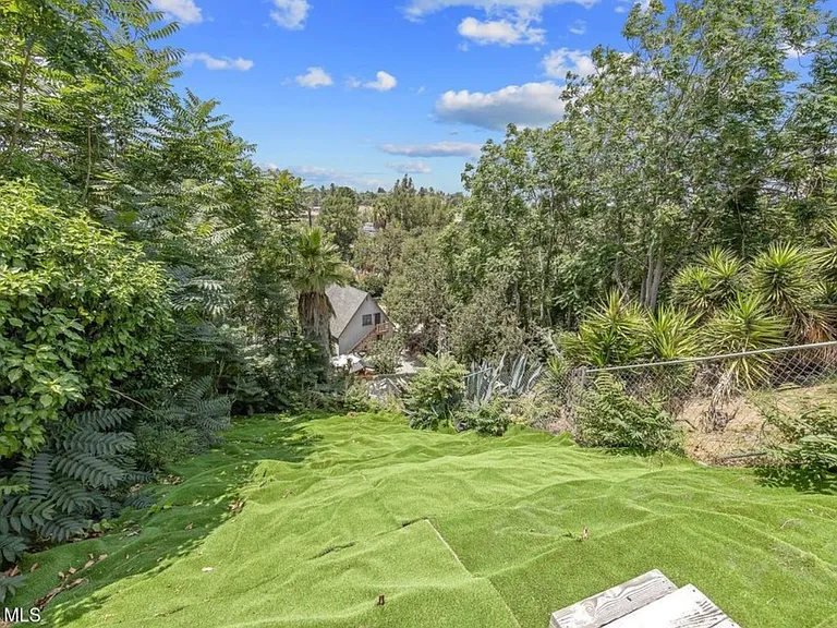 593 Benson Way — Photo 30