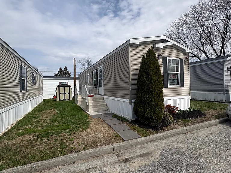 291 N Virginia Ave #37 — Photo 8