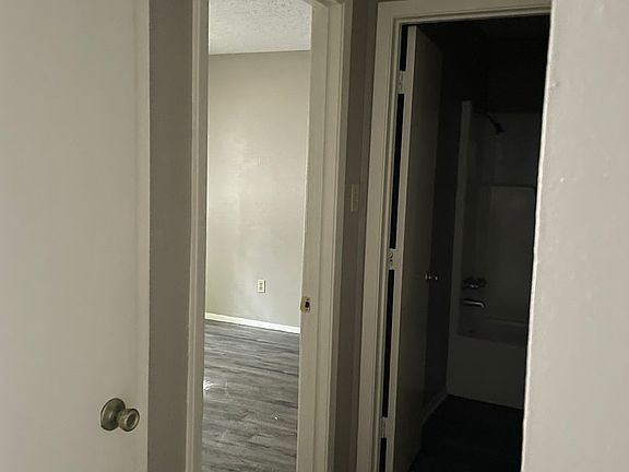 4th image of 302 S Green St #13-16
