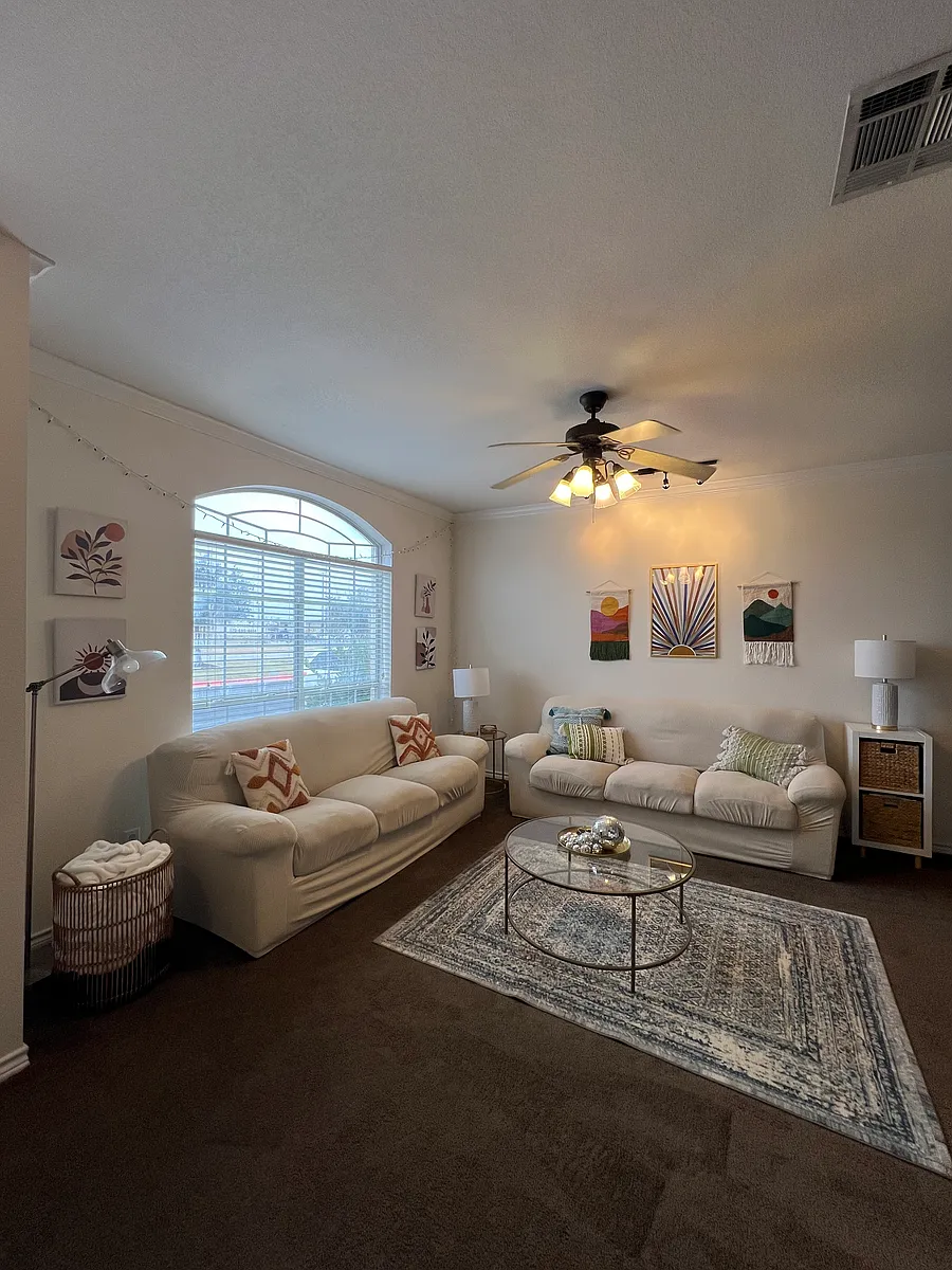 Building Photo - 207 Navarro Dr