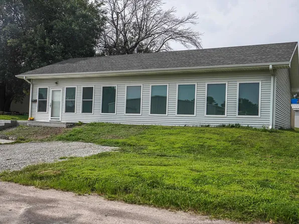 146 E 7th St, Horton, KS 66439