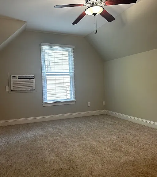88 Lucy St SE #D — Photo 1