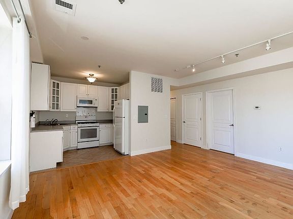 2nd image of 4401 Park Ave #201