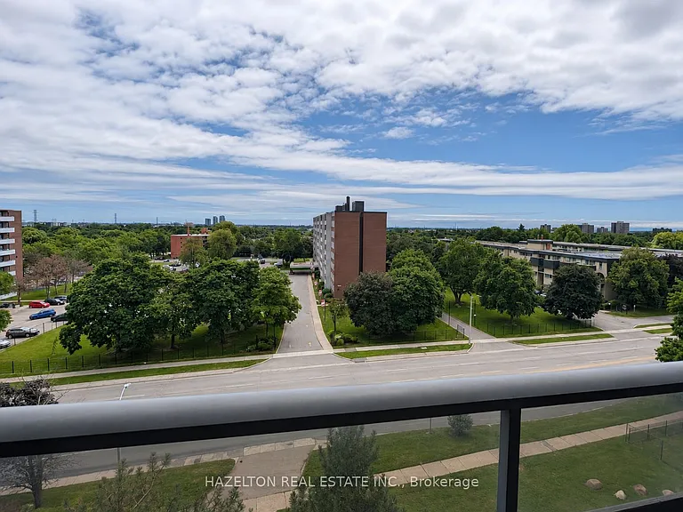 1665 Bloor St E #702 — Photo 9
