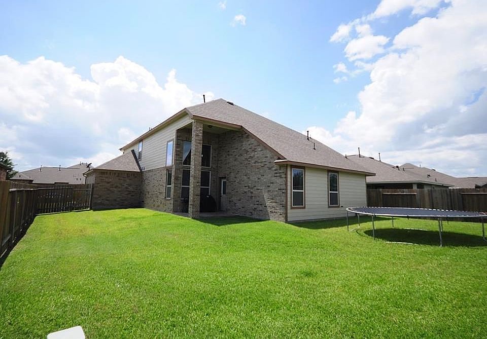 2nd image of 241 Harbor Bend Ln
