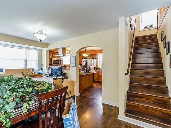 5th image of 216 Burnam Ct