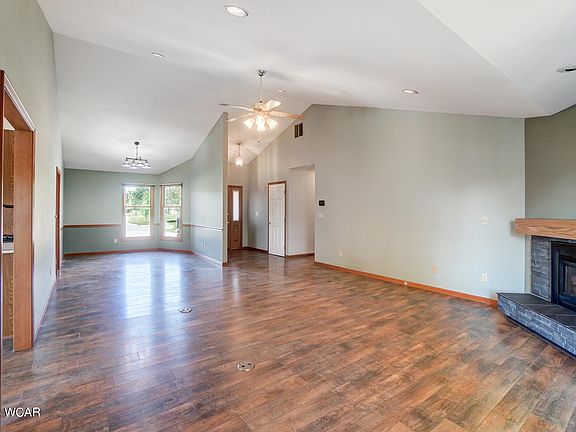 4th image of 706 Raleigh Creek Dr