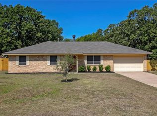 904 Cedar Cir, Bryan, TX 77803