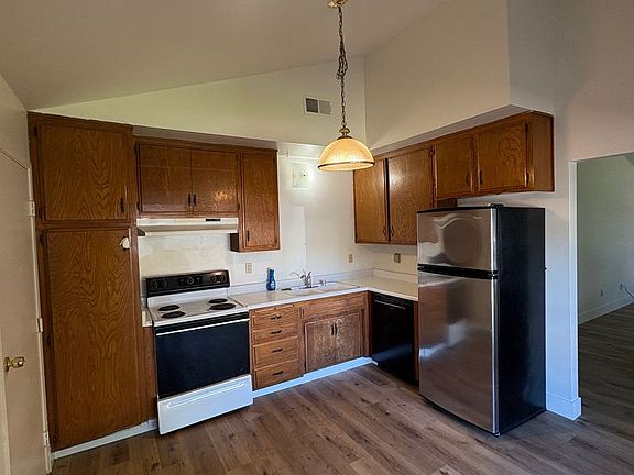 3rd image of 1075 Cortez Ct