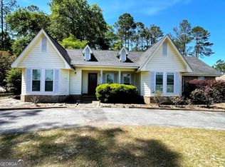 1104 Lakeview Dr, Blackshear, GA 31516