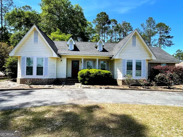 1104 Lakeview Dr, Blackshear, GA 31516