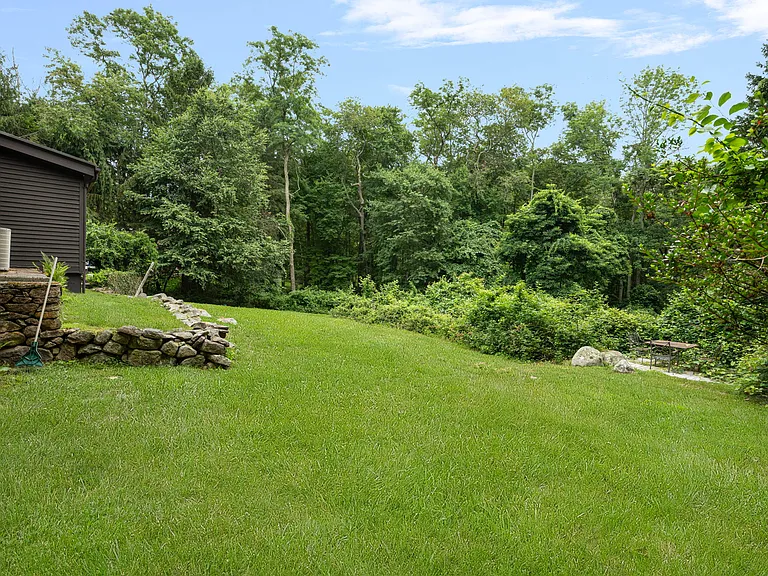 1515 South Rd — Photo 24