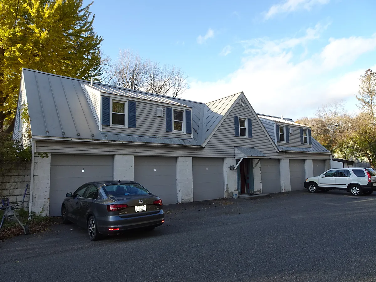 Building Photo - 5 Old Ln #A