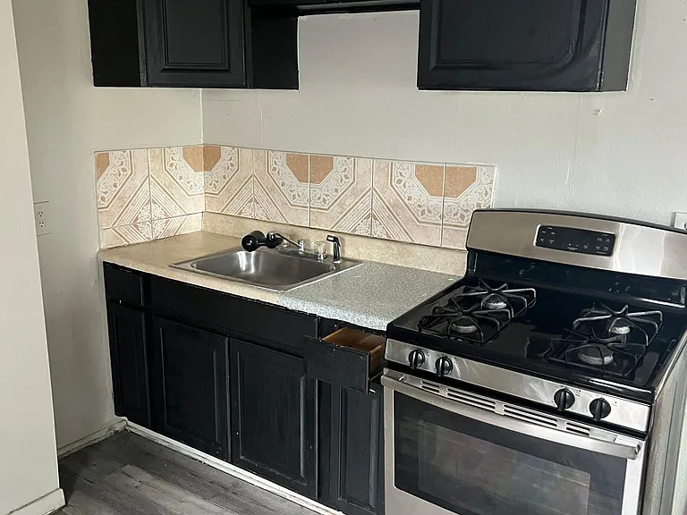 79 Lancaster St #1 — Photo 6