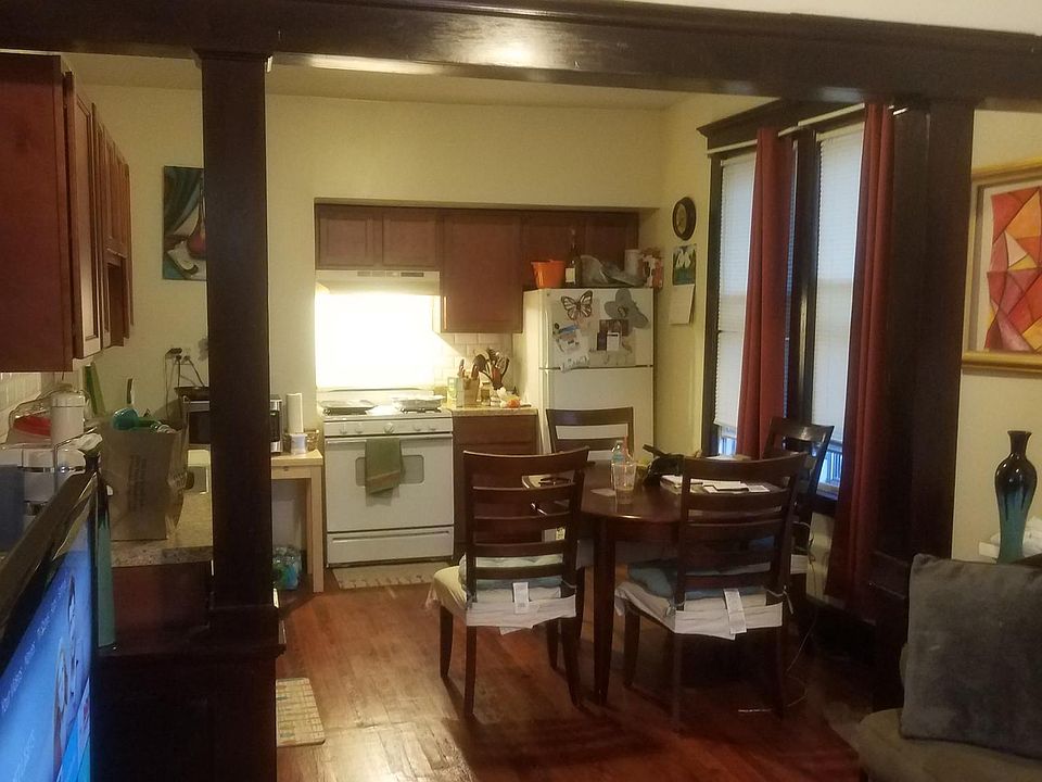 Living Room looking into kitchen