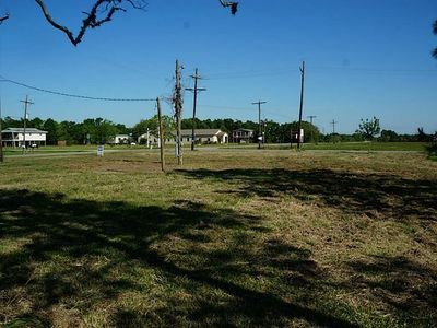 106 Bayshore Rd, Anahuac, TX, 77514