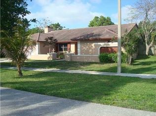 7405 Woodland Creek Ln, Lake Worth, FL 33467