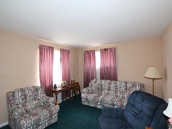 3rd image of 1651 Sanborn Dr