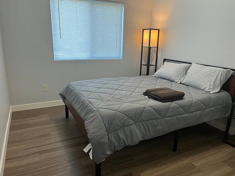 1825 SW White Birch Cir #10 — Photo 5