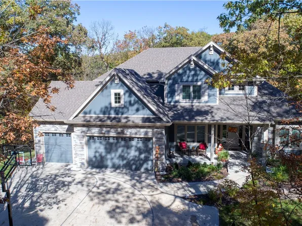 5369 NW 71st Pl, Johnston, IA 50131