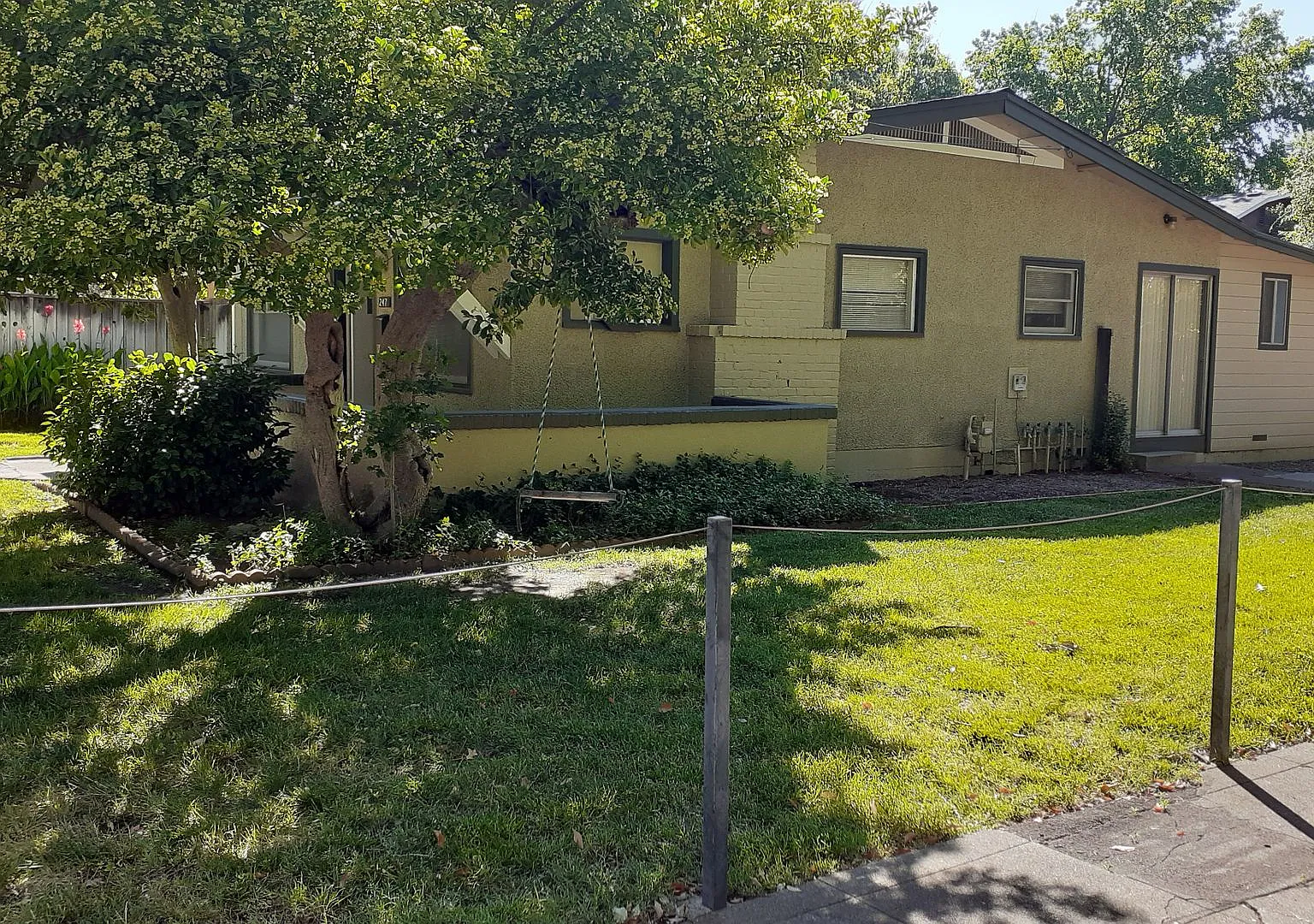 247 W 2nd Ave — Photo 3