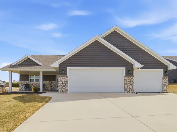 204 Zacharey Ct, New London, WI 54961