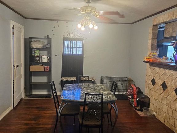 5th image of 1402 E Elm Ave