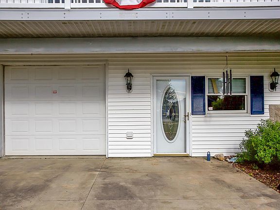 5th image of 61557 Leigh Ave