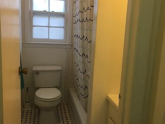 5th image of 46 Huguenot St
