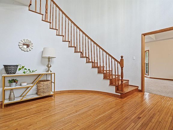3rd image of 9535 Jennick Ln