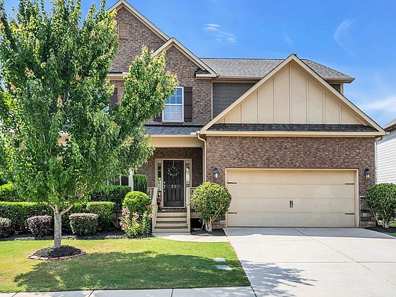 2nd image of 31 Wood Hollow Cir
