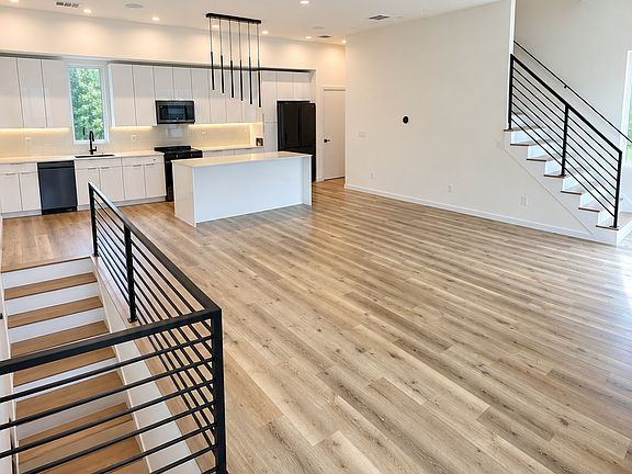 2nd image of 4315 Scurry St #104