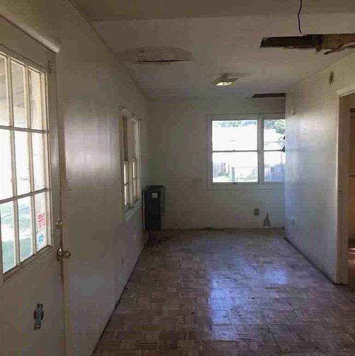 2nd image of 116 Oak Ave