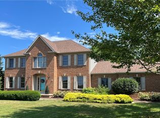 258 Timber Run Dr, Canfield, OH 44406