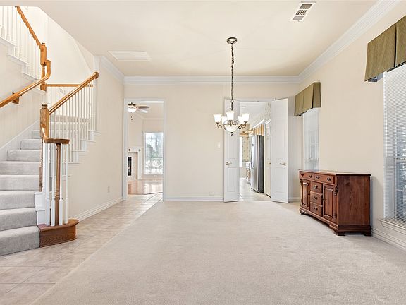 3rd image of 1614 Villa Ct