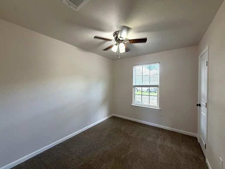 941 Valley Rd — Photo 20