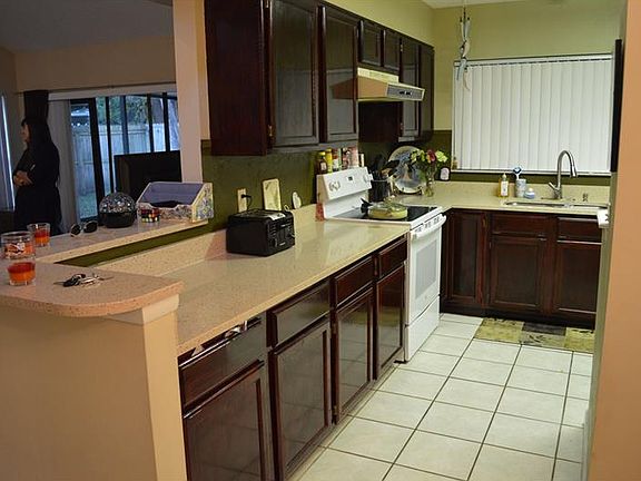 3rd image of 3723 Okeechobee Cir