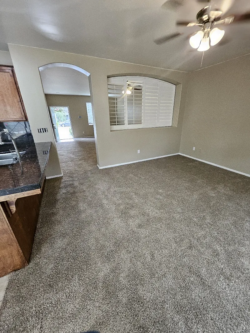 4 bed, 1850 sqft, $2,400 — Photo 3