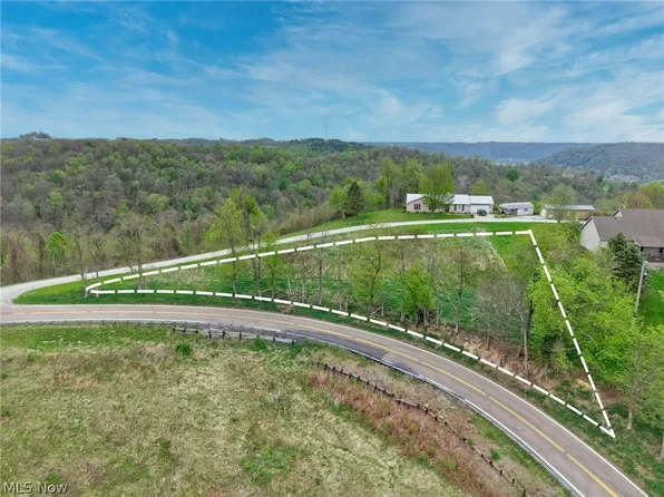 Country Blvd, Clarington, OH 43915