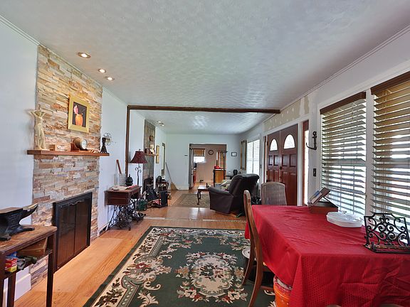4th image of 376 Phillips Dr SE