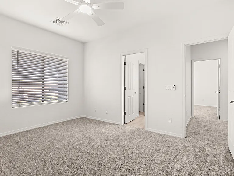 1247 E Kenwood St — Photo 22