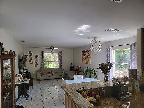 2nd image of 4822 Village Gardens Dr
