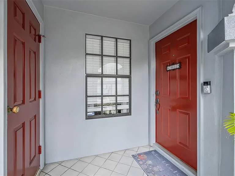 4265 Brentwood Park Cir — Photo 2