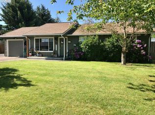 814 E 4th St, Molalla, OR 97038