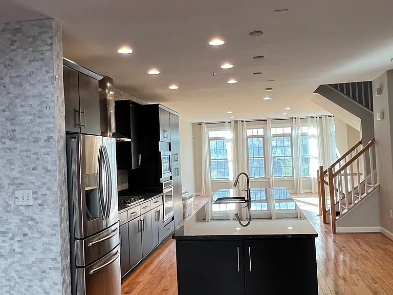 7447 Burnside Way — Photo 4