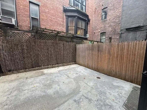 856 West End Avenue image 1 of 5