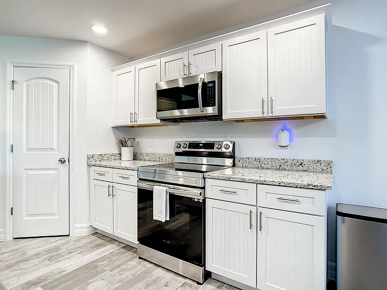 14120 Banos Ave — Photo 10
